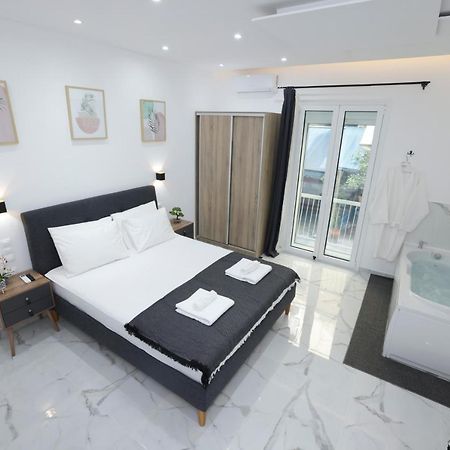 Apollo 2 Bd Jacuzzi Suite Athén Kültér fotó