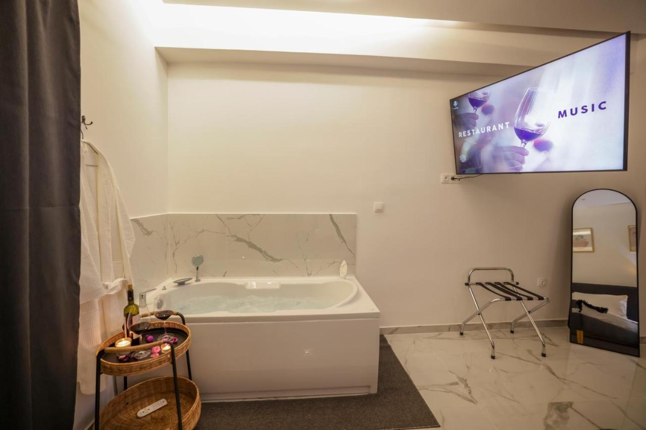 Apollo 2 Bd Jacuzzi Suite Athén Kültér fotó